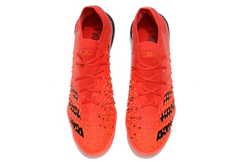 Adidas Predator Freak .1 Low TF Meteorite - Red/Core Black/Solar Red