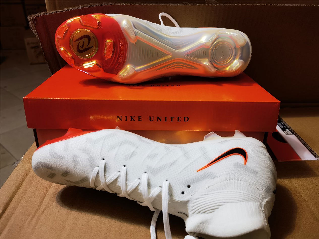 Nike Phantom Luna Elite FG Oragne